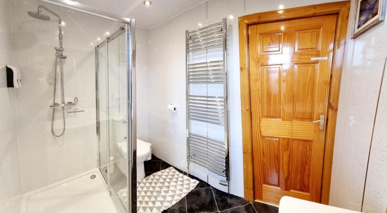 Inverness City 3 Bedroom House Free Parking Екстериор снимка