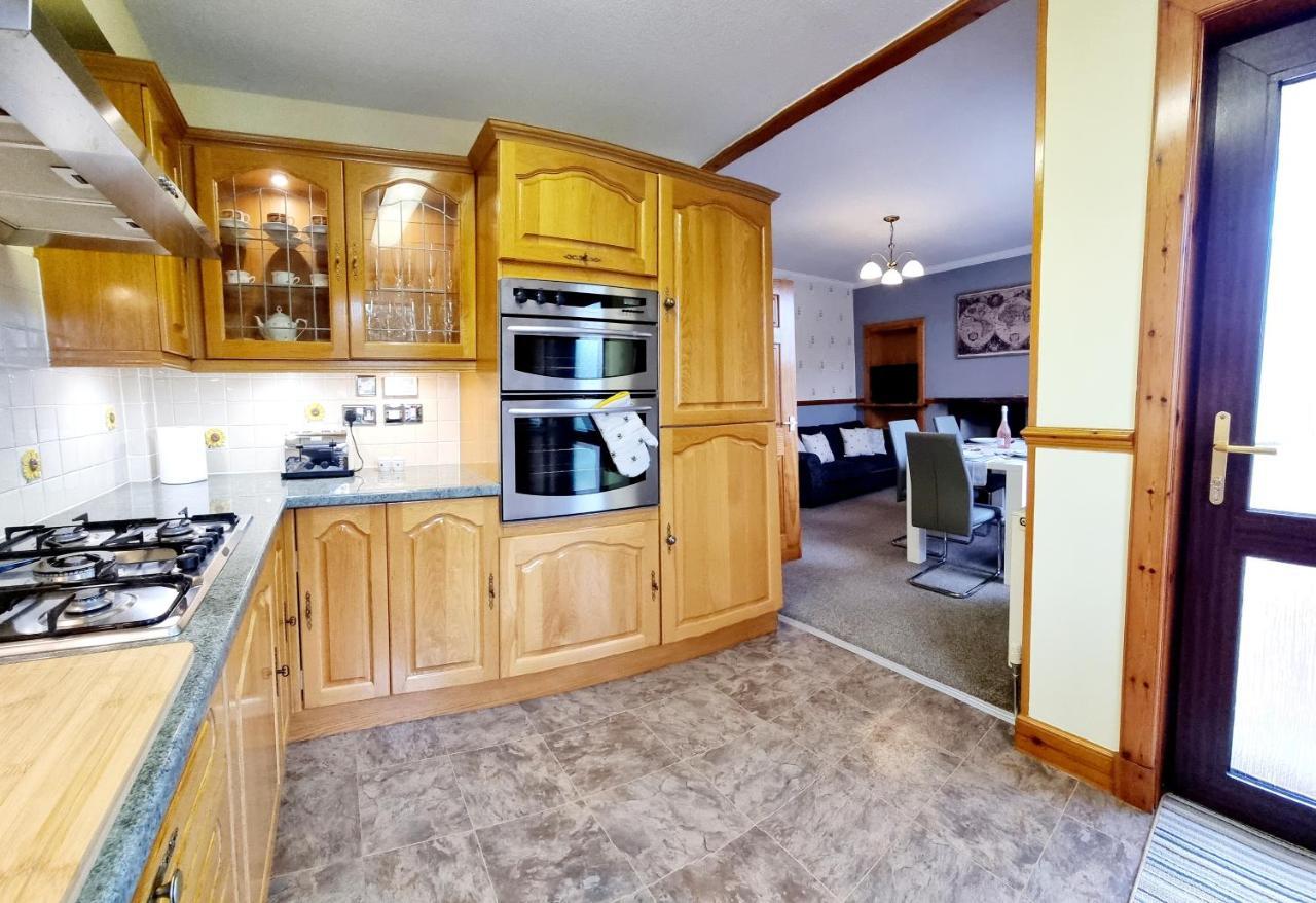 Inverness City 3 Bedroom House Free Parking Екстериор снимка