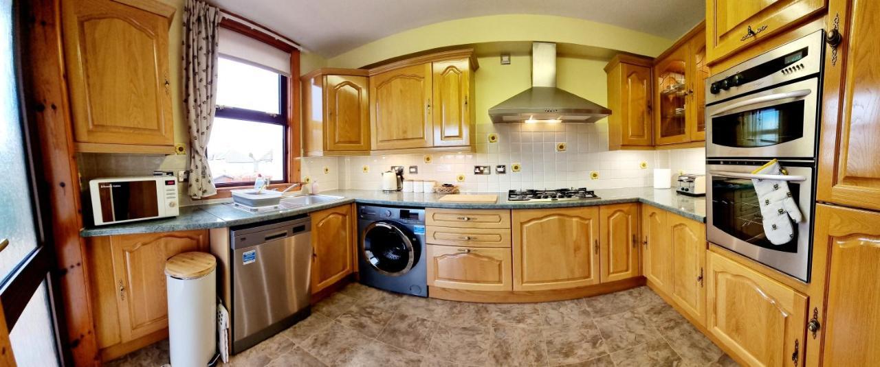 Inverness City 3 Bedroom House Free Parking Екстериор снимка
